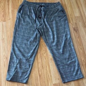a new day Women's Gray Plaid Capris - Drawstring Waist